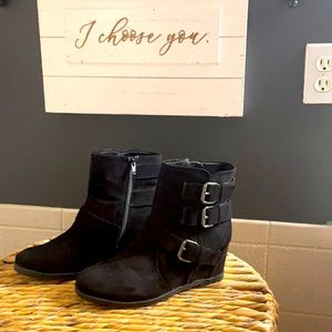 UNISA wedge boots